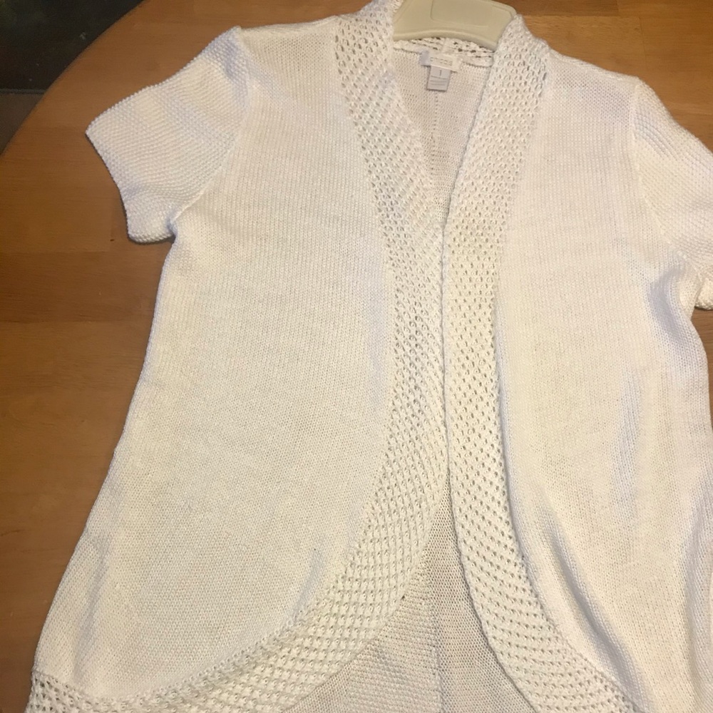 CHICO’S White crochet trim topper